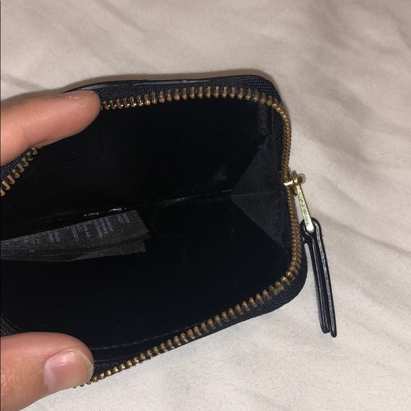 Small black leather wallet with gold zipper - Picture 3 of 4